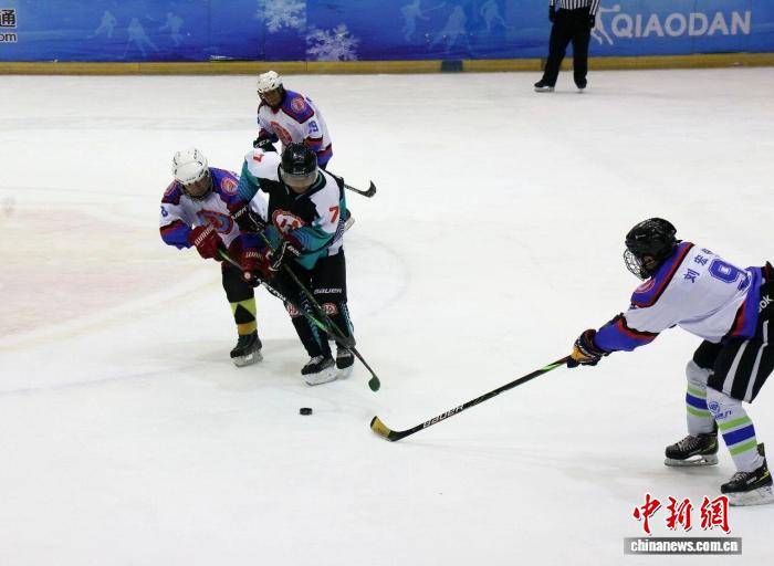 鹤城国际冰球邀请赛在“冰球之城”齐齐哈尔启幕