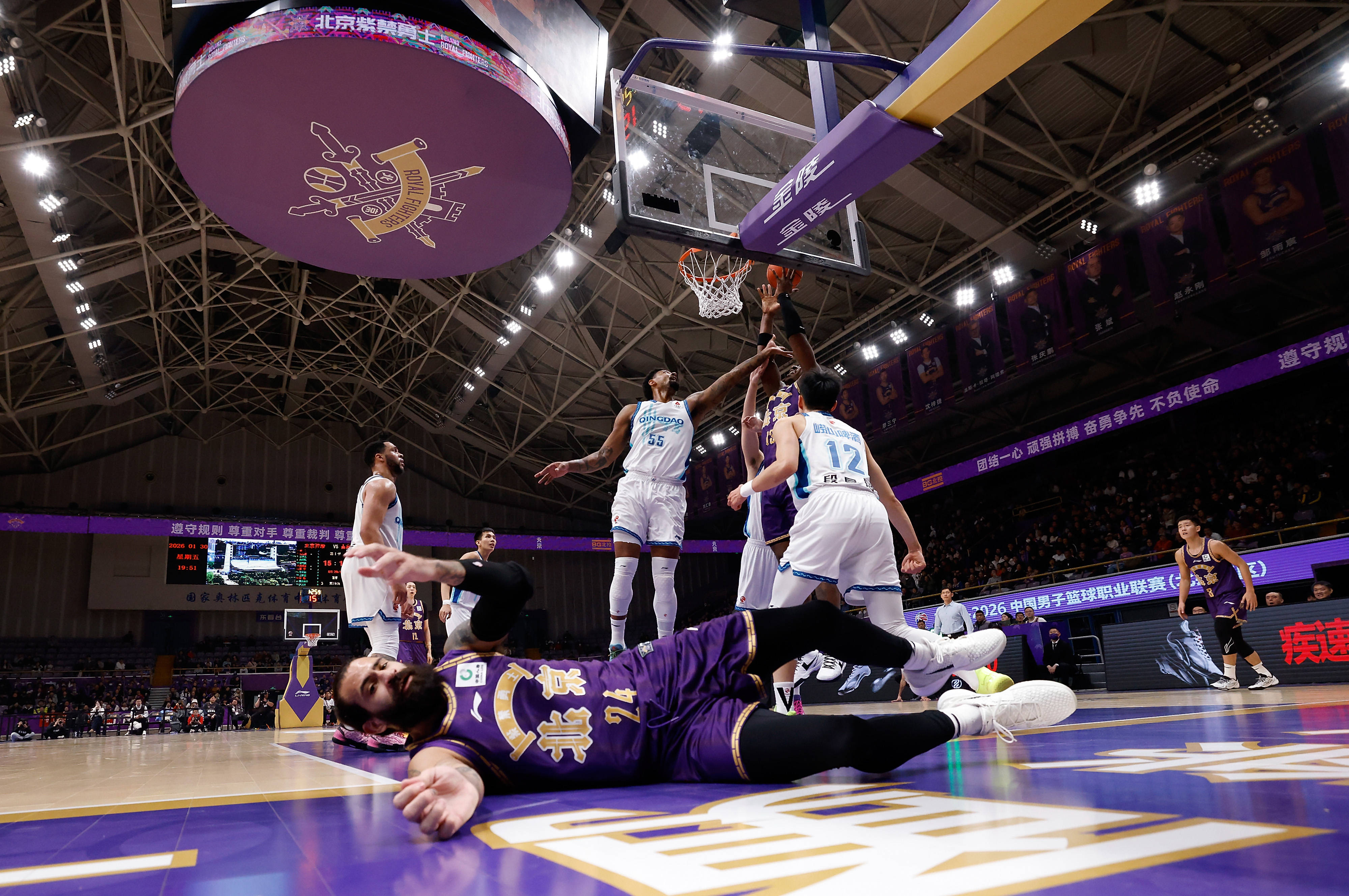 （体育）篮球——CBA常规赛：北京控股队对阵青岛崂山啤酒队