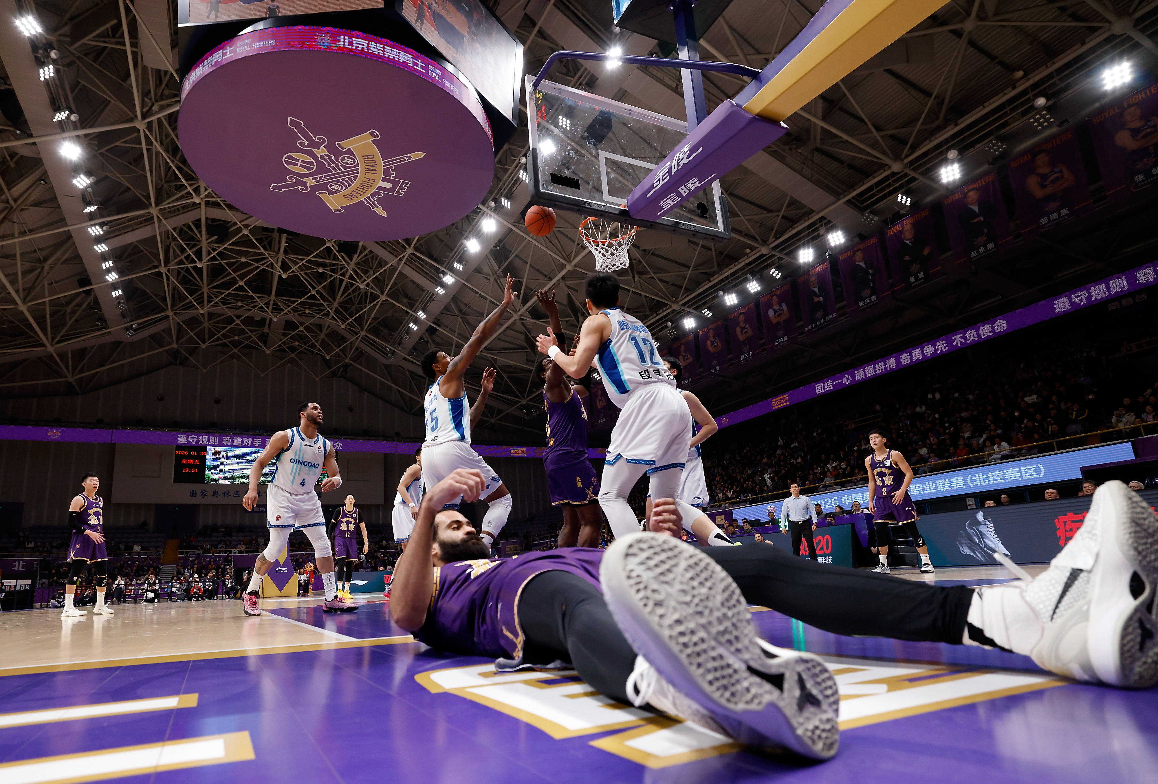 （体育）篮球——CBA常规赛：北京控股队对阵青岛崂山啤酒队