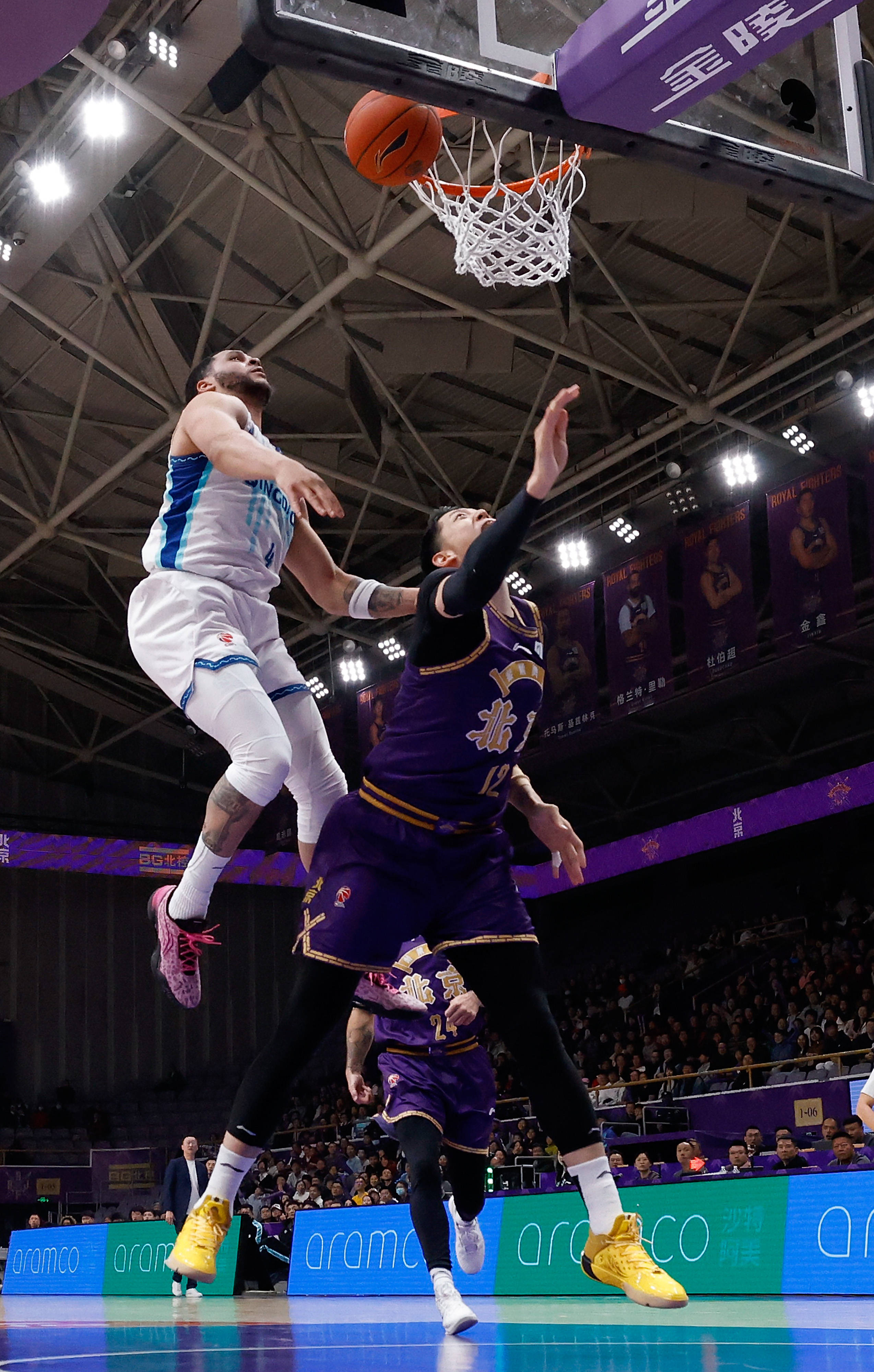 （体育）篮球——CBA常规赛：北京控股队对阵青岛崂山啤酒队